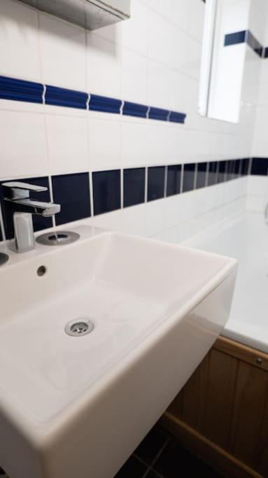 Cosy Cottage In Central Reading Free Parking & Fast Wifi מראה חיצוני תמונה