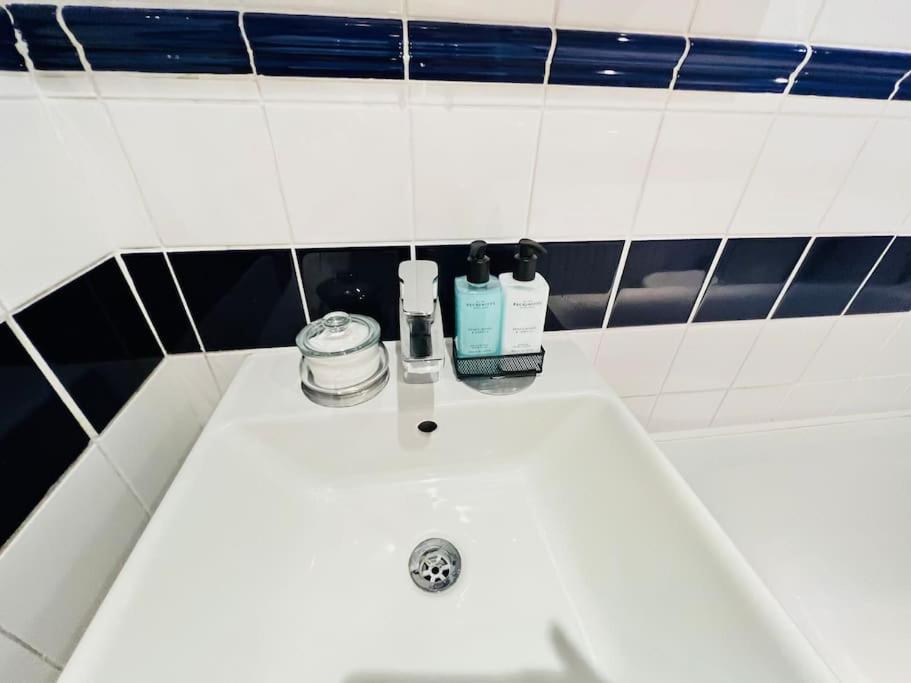 Cosy Cottage In Central Reading Free Parking & Fast Wifi מראה חיצוני תמונה