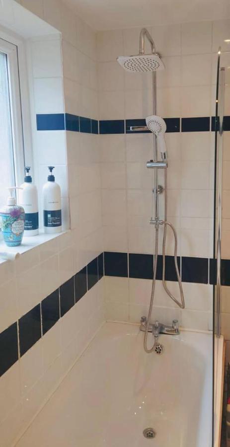 Cosy Cottage In Central Reading Free Parking & Fast Wifi מראה חיצוני תמונה